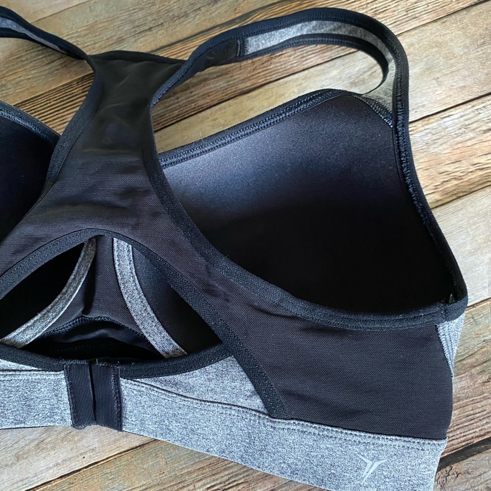 Old Navy Active Sports Bra Gray & Black Size 34C NEW - Picture 8 of 9